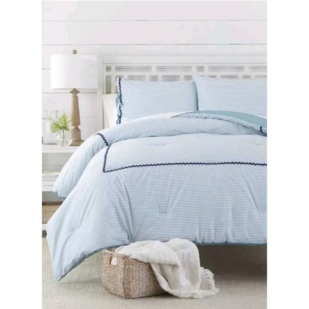 Crown & Ivy Blue White York Stripe  Comforter Set 2 pieces cottage twin nautical
